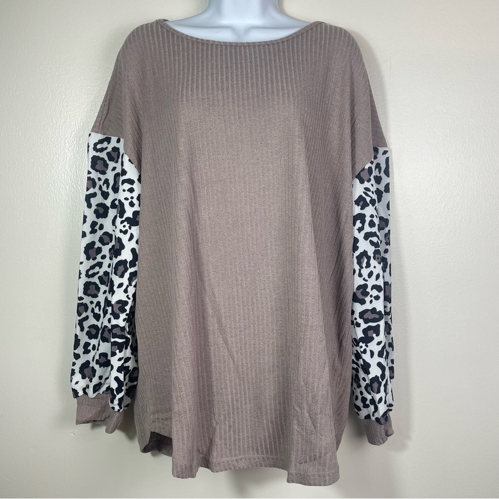 Plus Size Ribbed Leopard Print Sleeves
